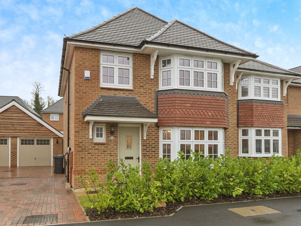 4 bed detached house for sale in Hampshire Road, Royston SG8, £500,000