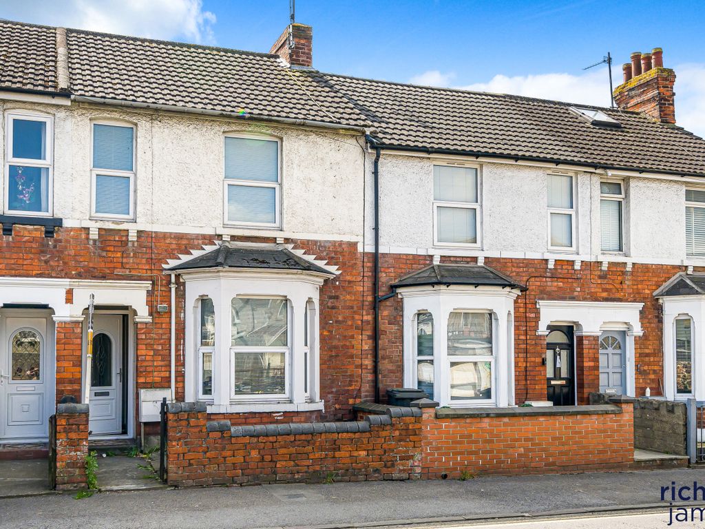 2 bed terraced house for sale in Kingshill Road, Old Town, Swindon