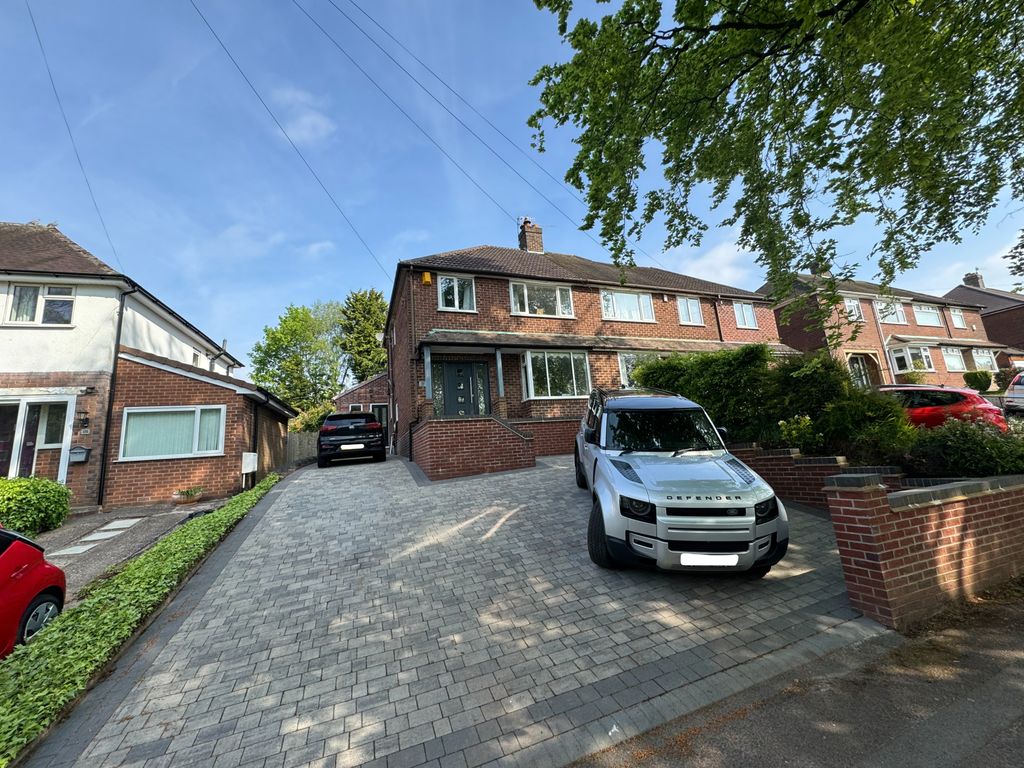 4 bed semidetached house for sale in Dartmouth Avenue, Westlands, NewcastleUnderLyme ST5, £