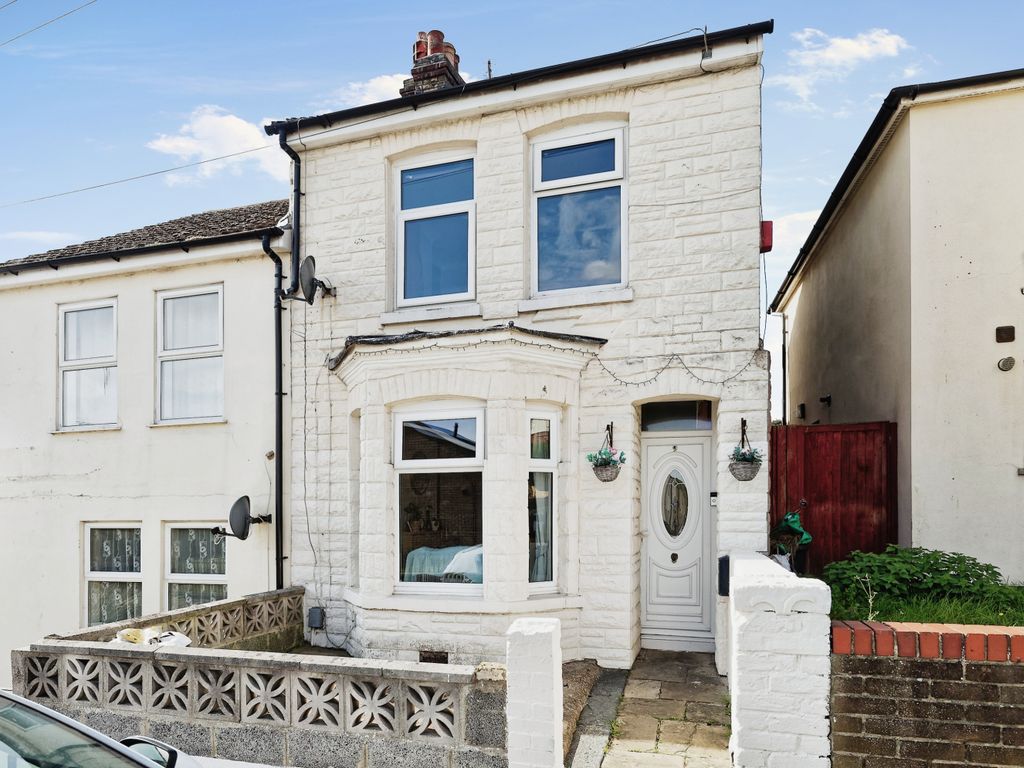 3 bed semidetached house for sale in Goschen Road, Dover, Kent CT17, £