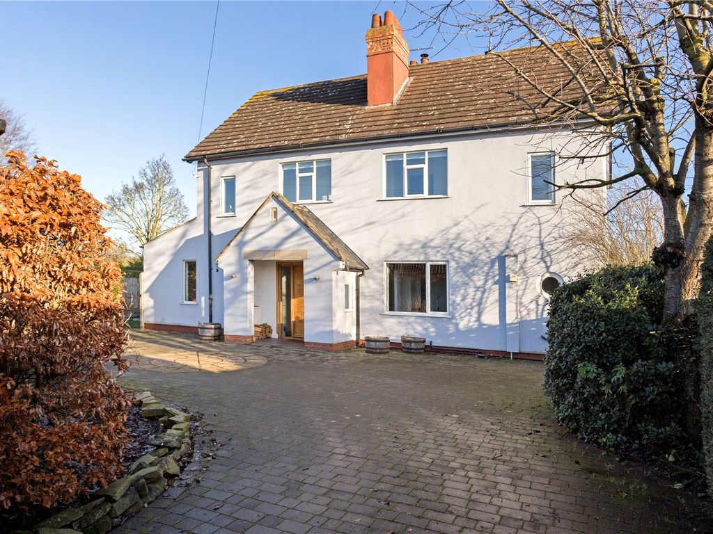 4 bed detached house for sale in Vale Close, Aslockton, Nottingham NG13