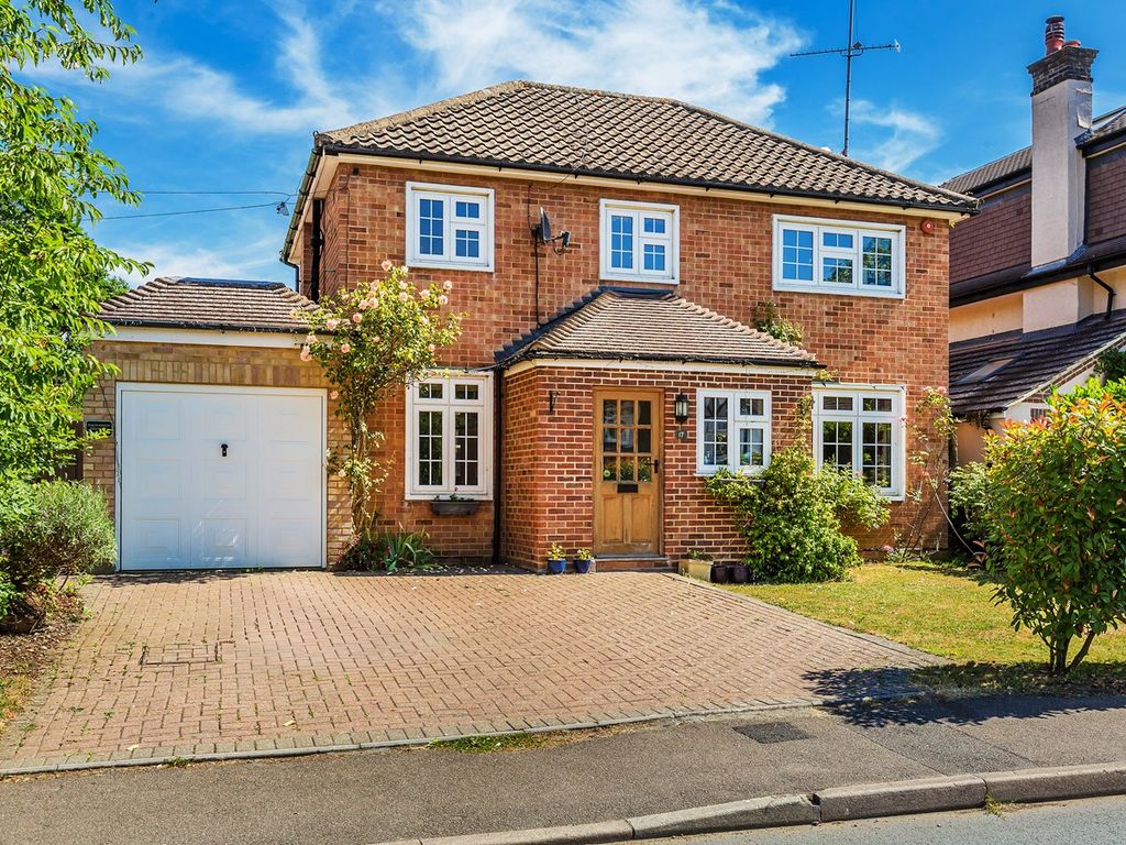 4 bed detached house for sale in Gordons Way, Oxted RH8 Zoopla