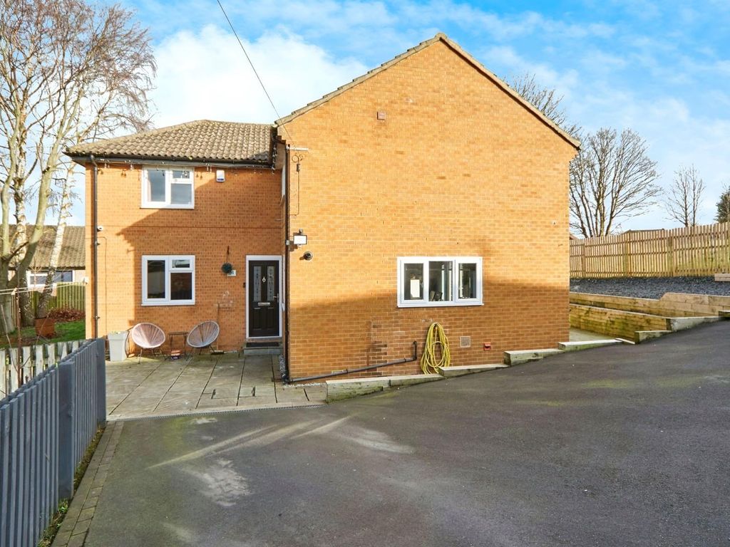 4 bed detached house for sale in Newlay Lane, Leeds LS13, £395,000 Zoopla