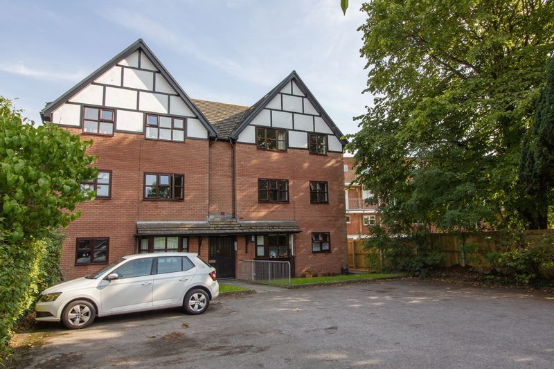 2 bed flat for sale in Salisbury Court, Salisbury Avenue, Penarth CF64