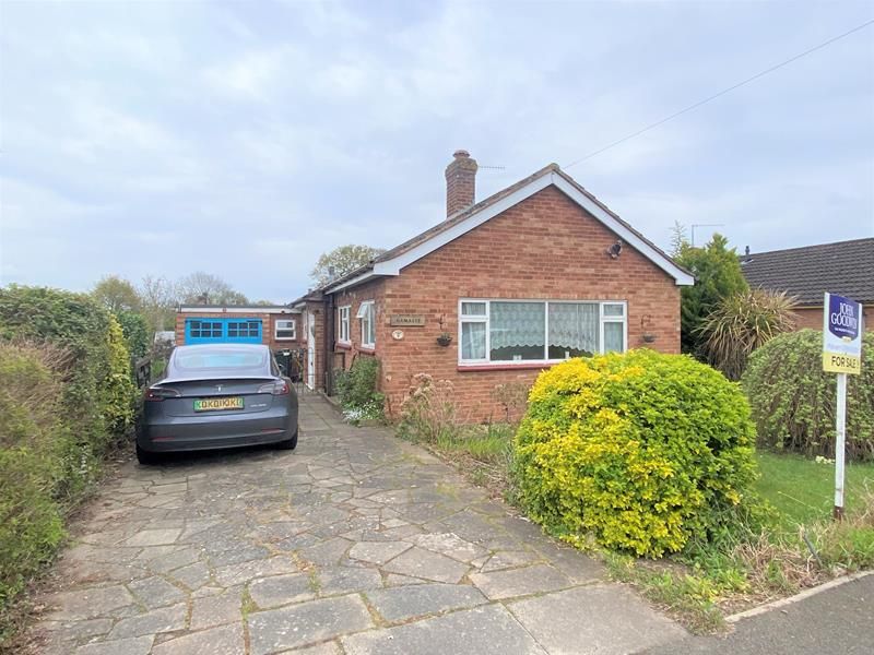 3 bed bungalow for sale in 7 Brookfield, Malvern, Worcestershire WR14