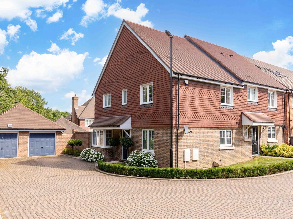 3 bed semidetached house for sale in Place, East Grinstead