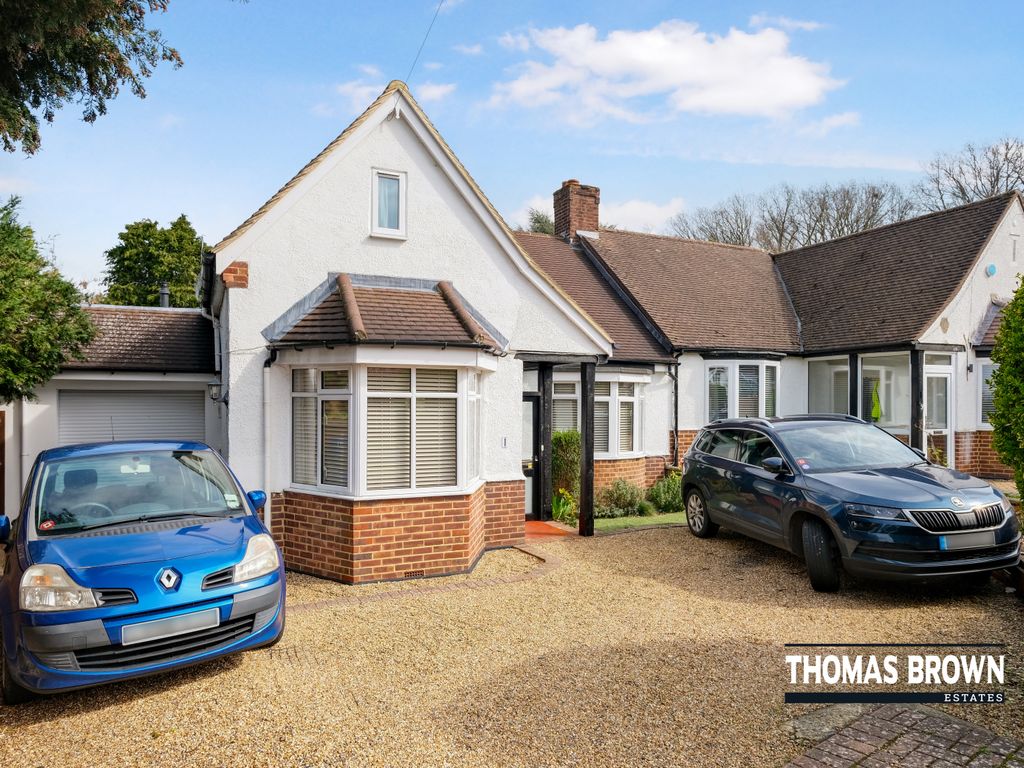 4 bed semidetached house for sale in High Beeches, Chelsfield