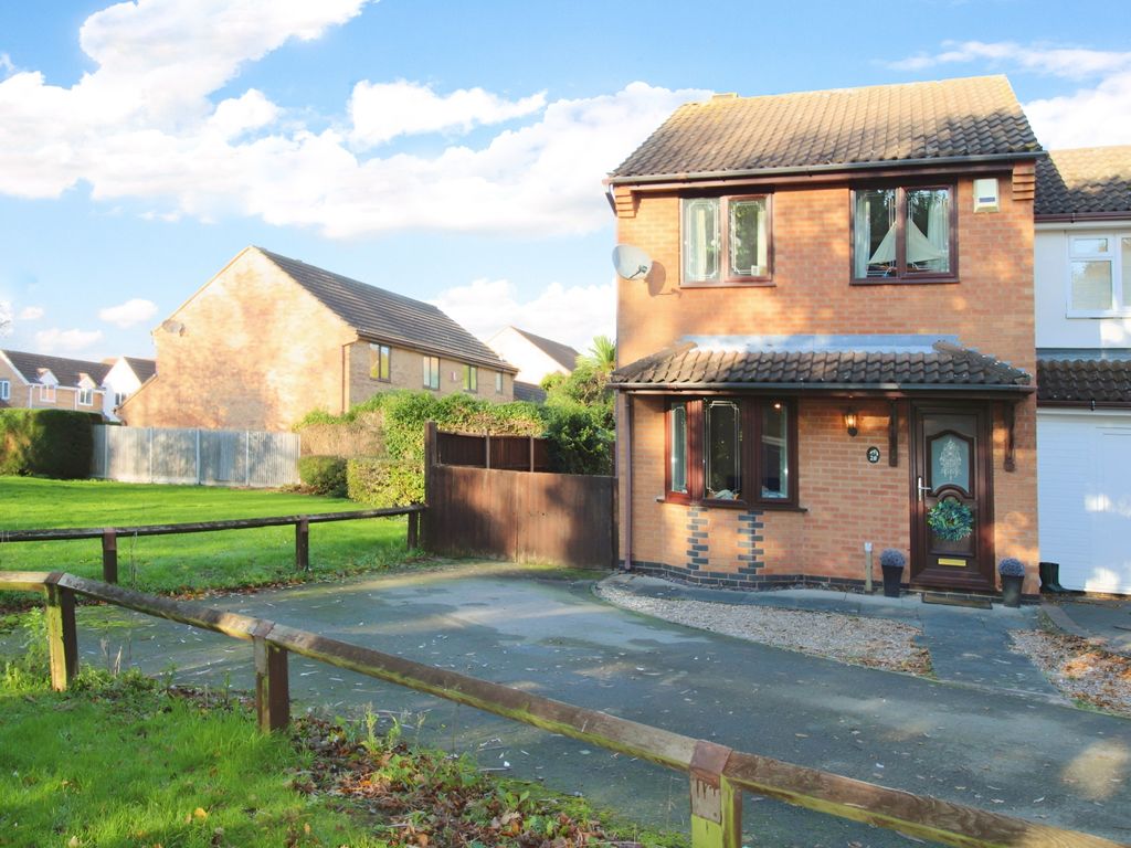 3 bed semidetached house for sale in Paramore Close, Whetstone, Leicester LE8, £250,000 Zoopla