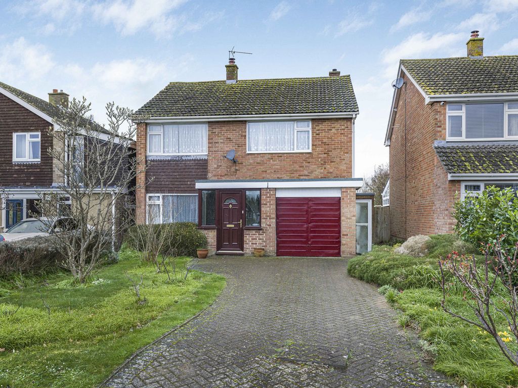 4 bed detached house for sale in Chiltern Crescent, Wallingford OX10, £