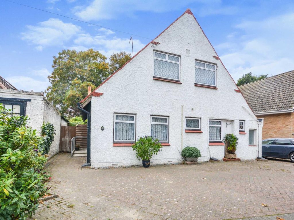 3 bed detached house for sale in Albion Road, Broadstairs, Kent CT10