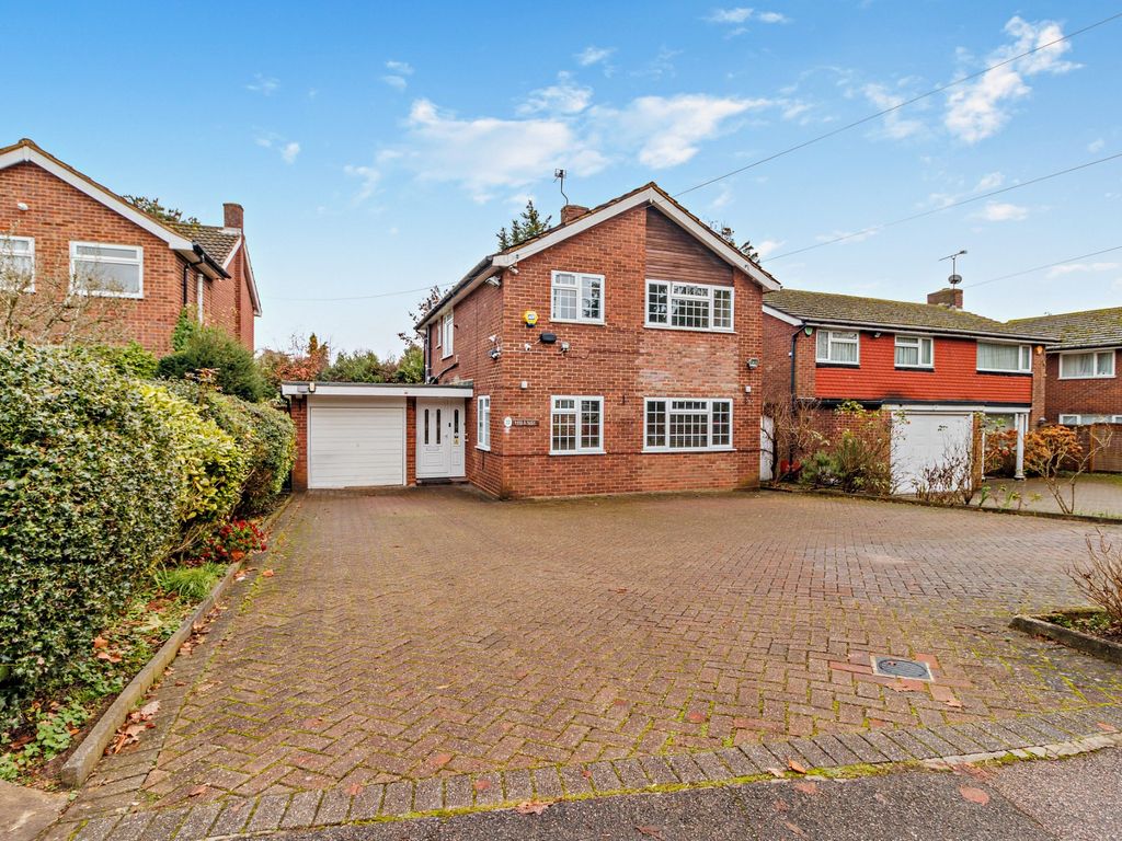 4 bed detached house for sale in Watford Road, Northwood HA6, £