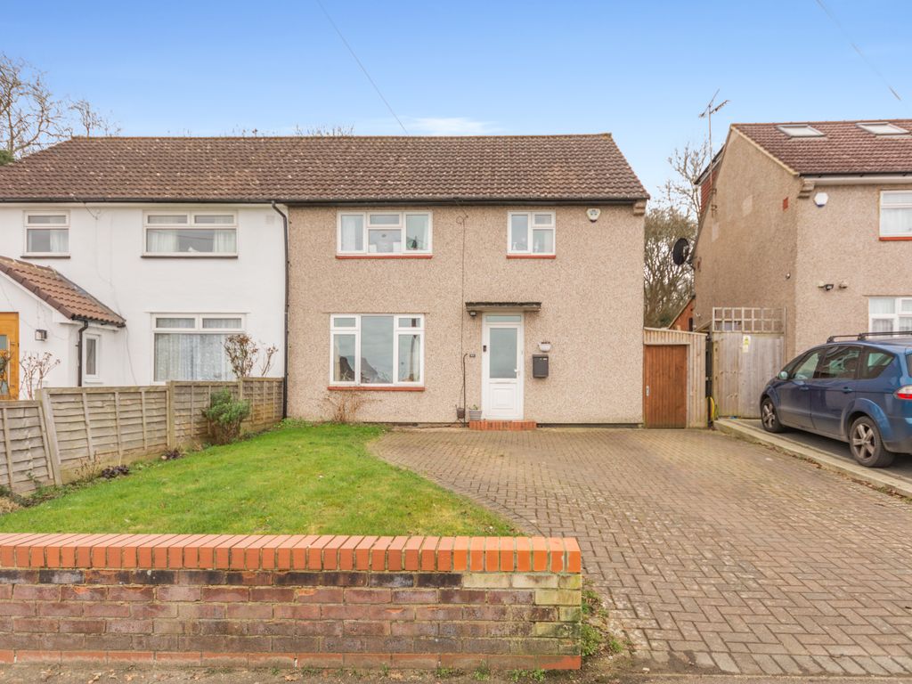 3 bed semidetached house for sale in Muirfield Road, Watford WD19, £