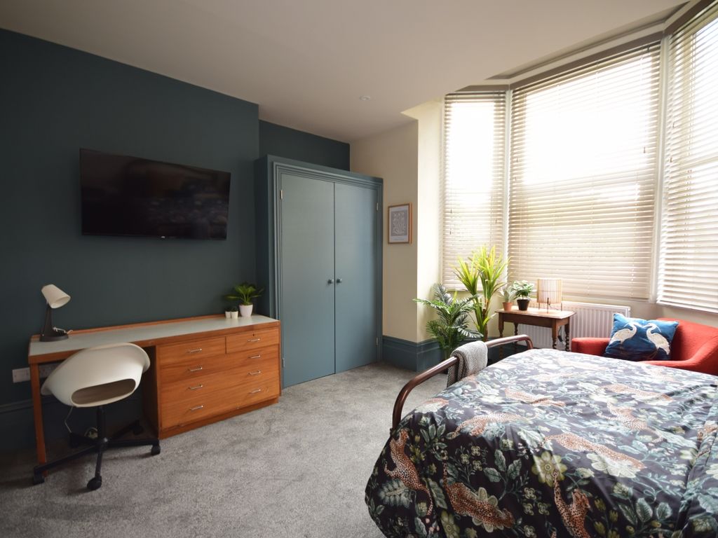 Room to rent in Waverley Road, Southsea PO5 Zoopla