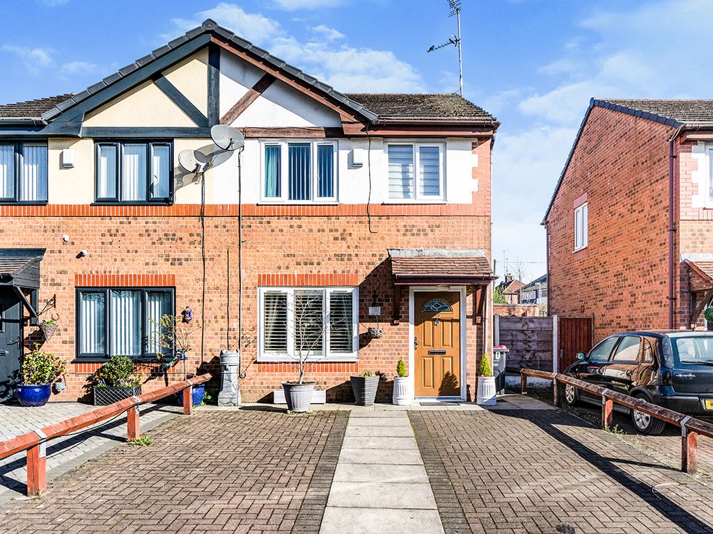 3 bed semidetached house for sale in Sandywood, Salford, Greater