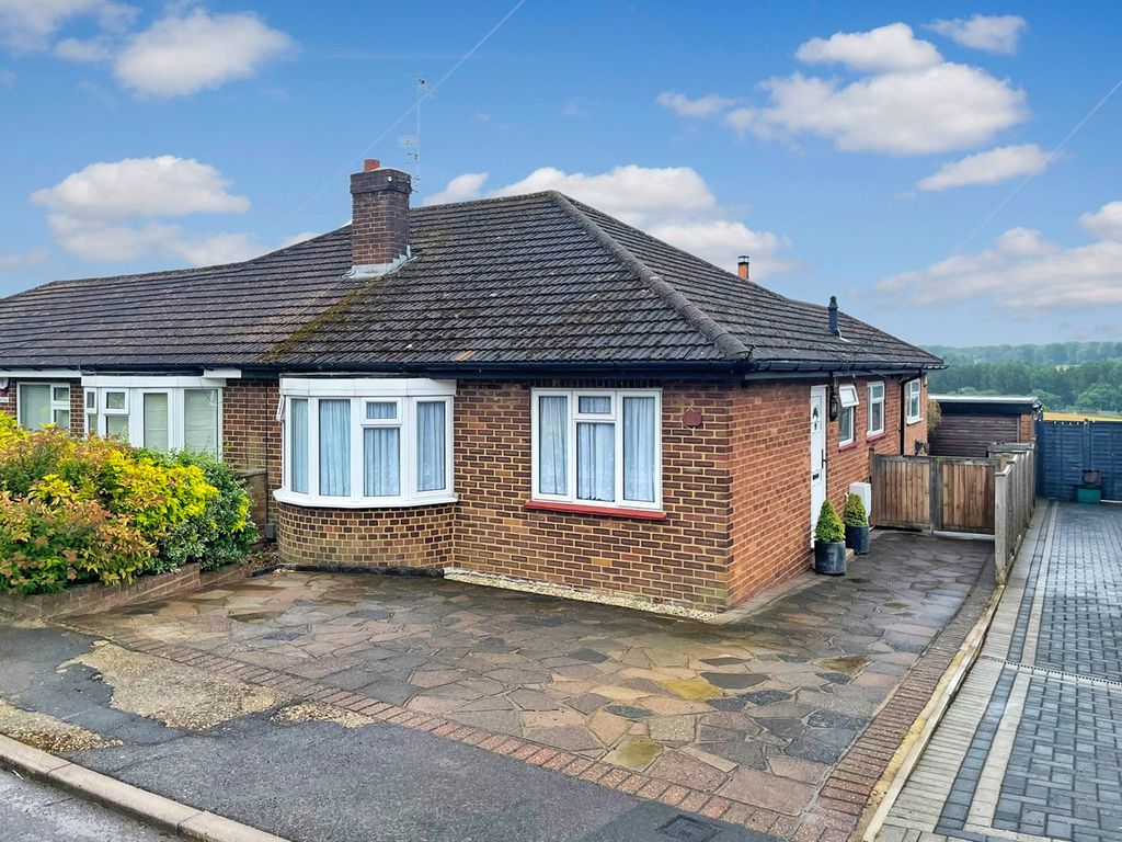 3 bed bungalow for sale in Shepherds Way, Chesham HP5, £500,000 Zoopla