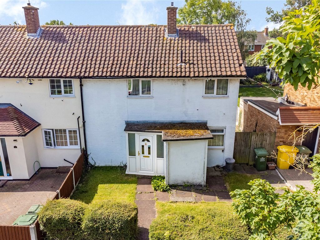 2 bed end terrace house for sale in Elsenham Crescent, Basildon, Essex
