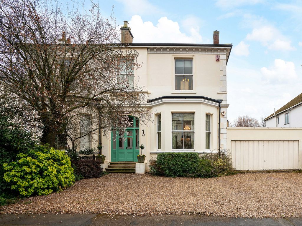 8 bed semidetached house for sale in Binswood Avenue, Leamington Spa