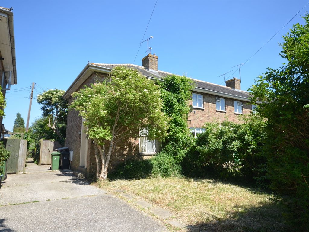 2 bed end terrace house for sale in Valentine Way, Silver End, Witham CM8 Zoopla