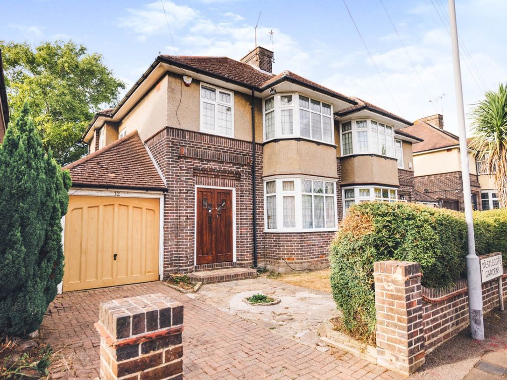 Westlecote Gardens, Luton LU2  