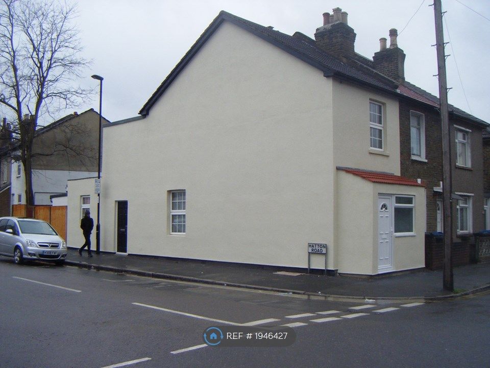 4 bed end terrace house to rent in Addington Road, Croydon CR0, £2,500