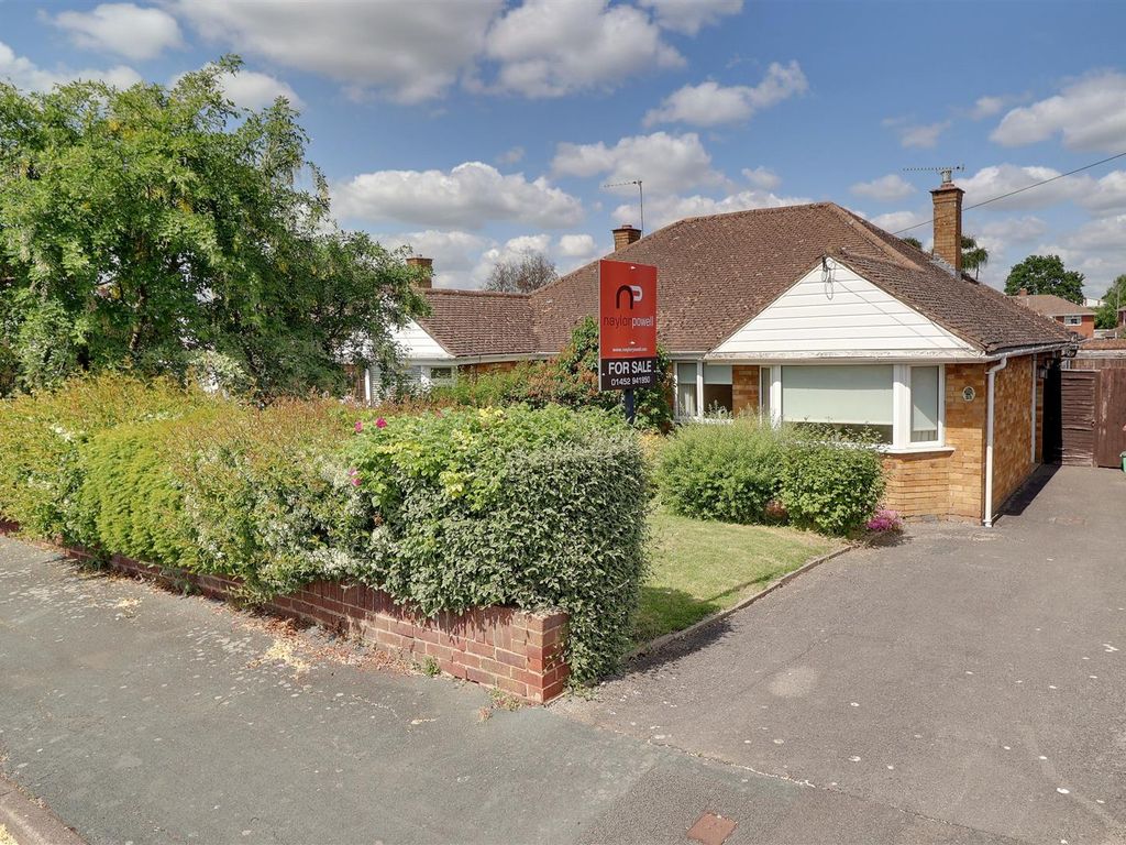 2 bed semidetached bungalow for sale in Norwich Drive, Leckhampton
