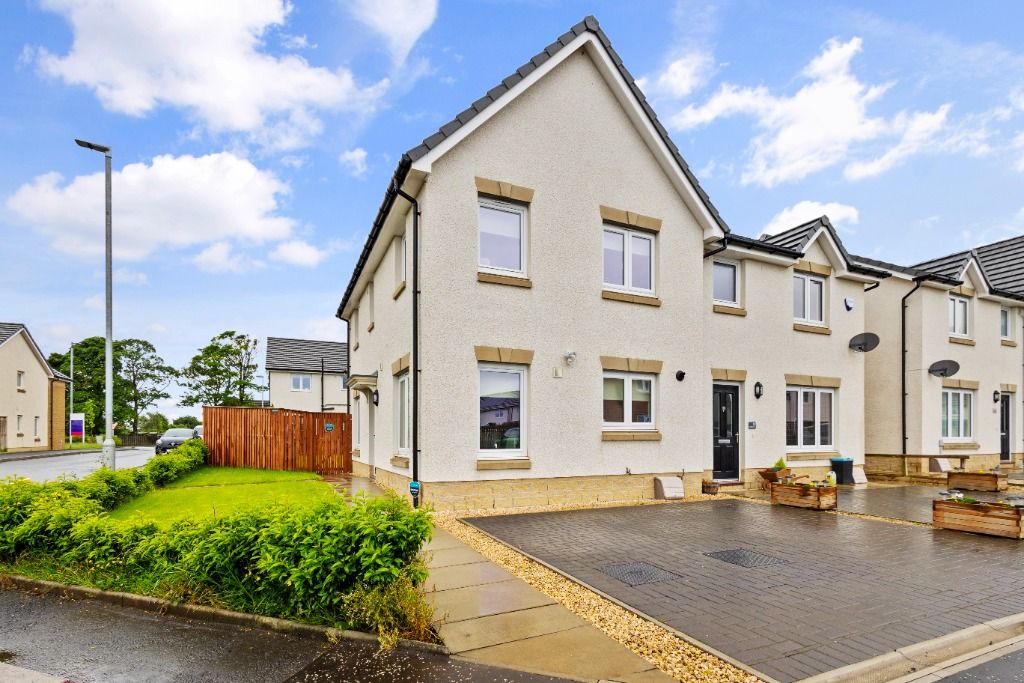 3 bed semidetached house for sale in Longbow Gardens, Kilwinning