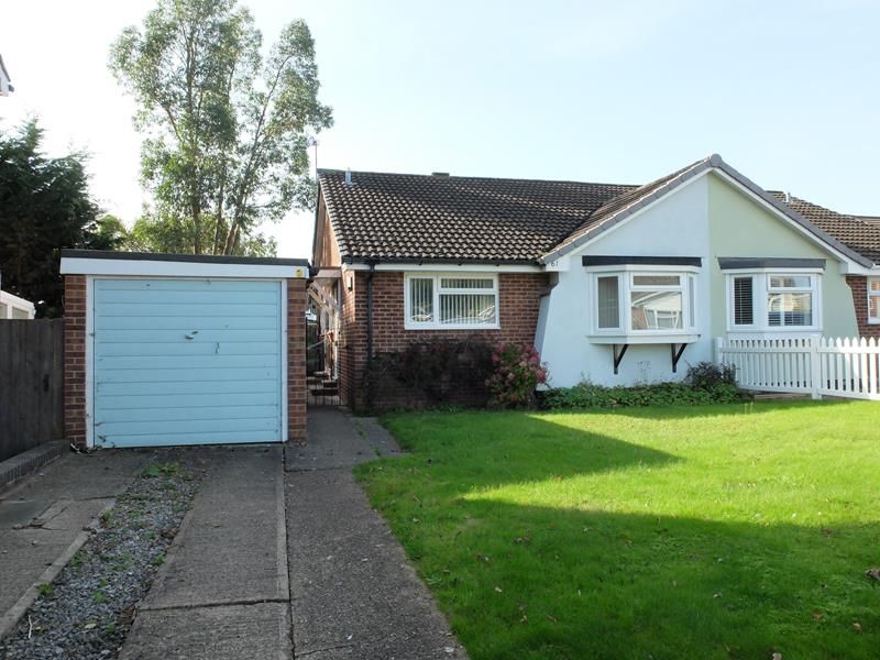 2 bed semidetached bungalow for sale in 61 Biddulph Way, Ledbury