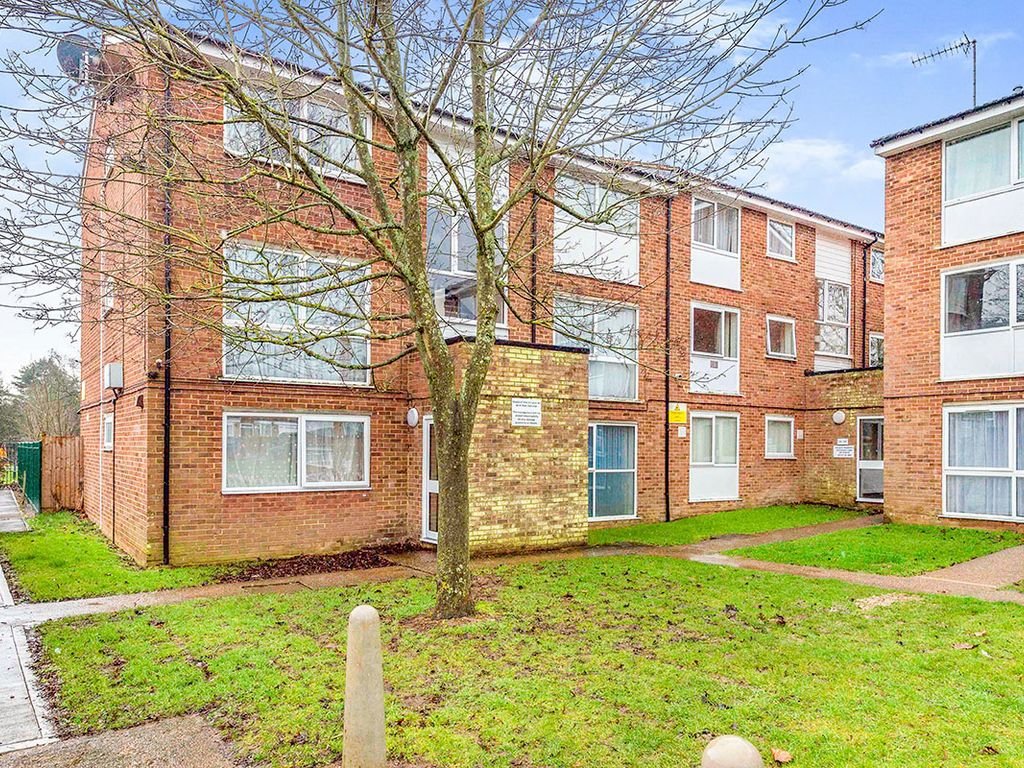 1 bed flat for sale in Burns Drive, Hemel Hempstead, Hertfordshire HP2