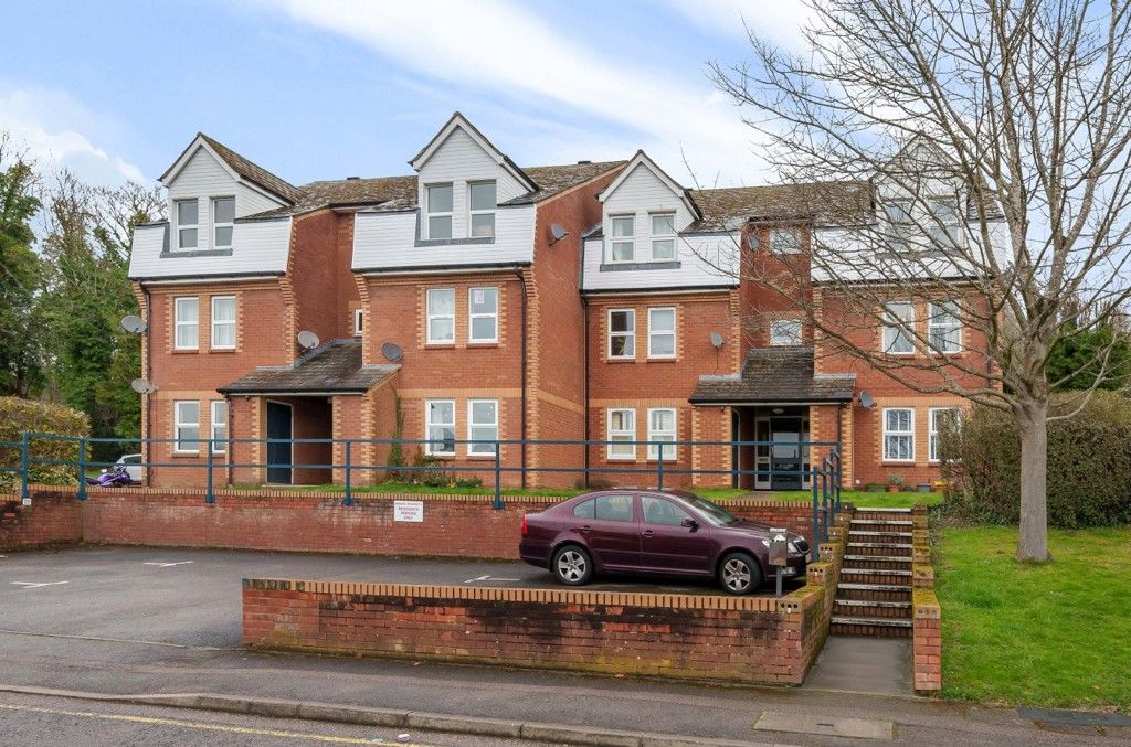 2 bed flat for sale in Birches Rise, West Road, High