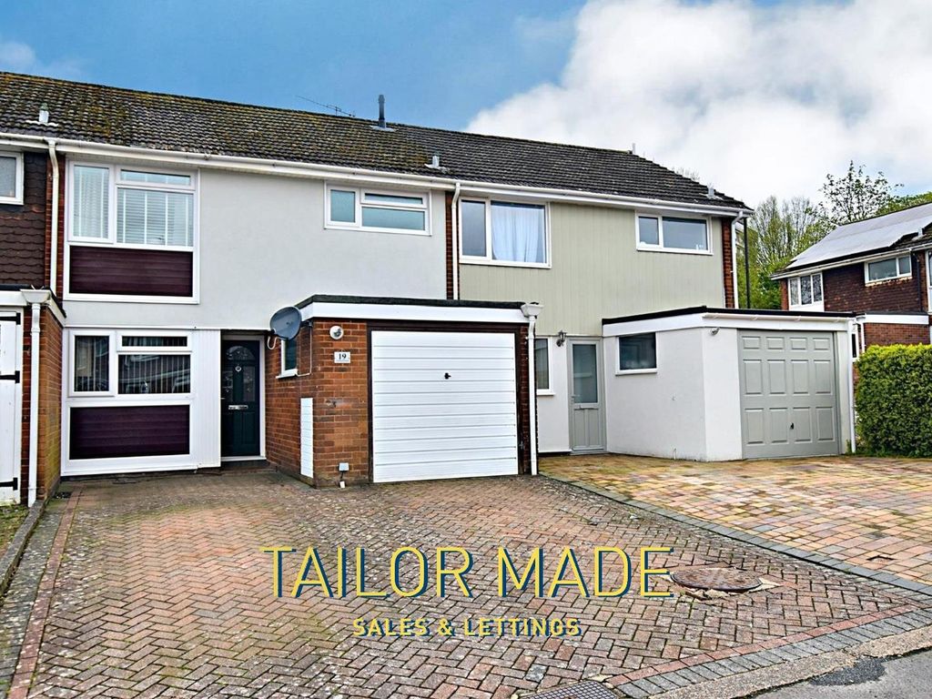 3 bed terraced house for sale in Fairways Close, Allesley Village