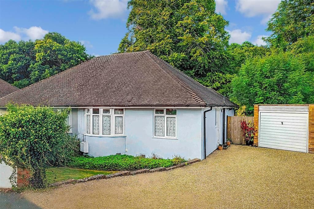 2 bed semidetached bungalow for sale in Medway, Crowborough, East
