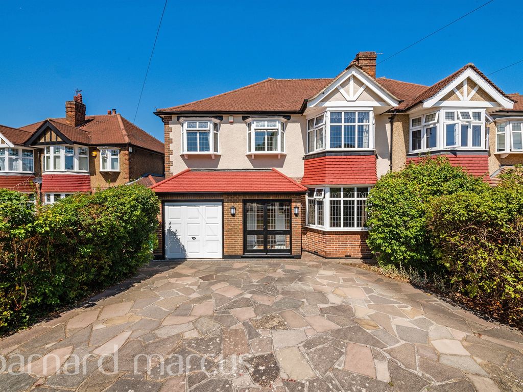 4 bed semidetached house for sale in Highdown, Old Malden, Worcester