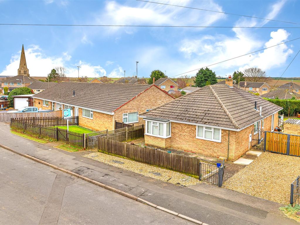 2 bed detached bungalow for sale in Cardigan Road, Stanion, Kettering