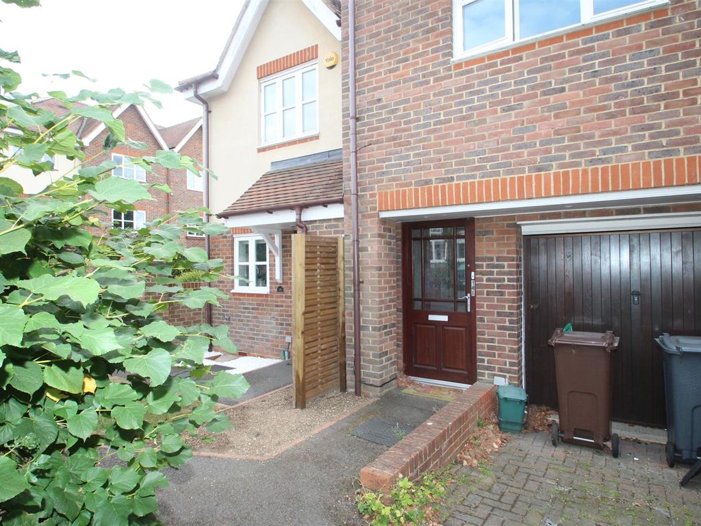 3 bed terraced house to rent in Avenue Road, St.Albans AL1 Zoopla