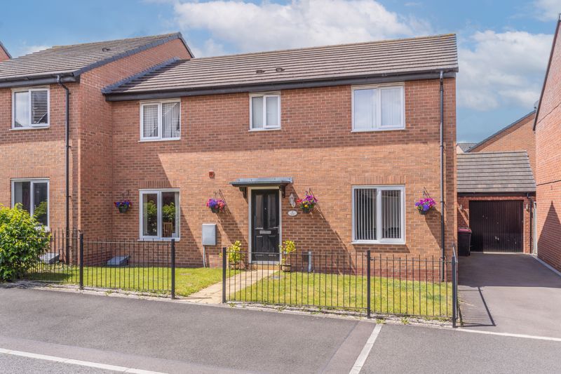 4 bed semidetached house for sale in Darrall Road, Lawley Village