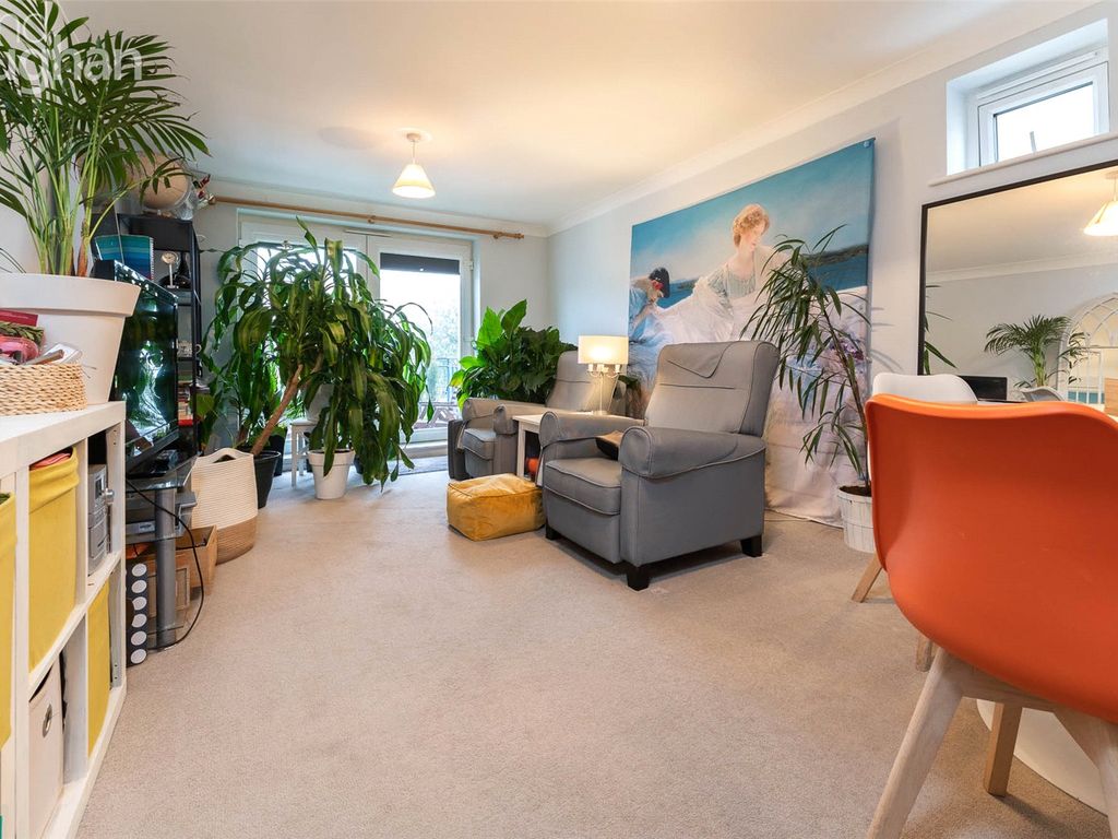 2 bed flat to rent in Neptune Court, The Strand, Brighton BN2 Zoopla
