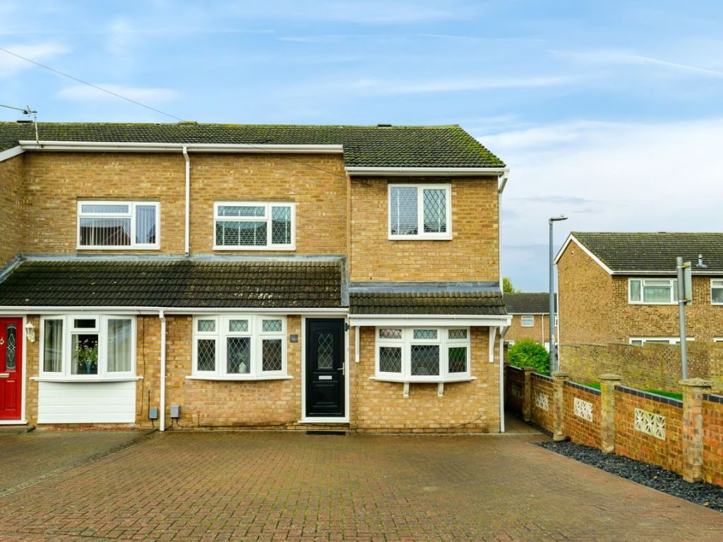 3 Bed Semi-detached House For Sale In Thirlmere Road, Kempston, Bedford ...