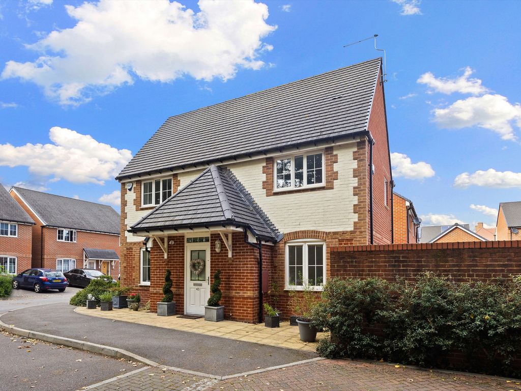 3 bed detached house for sale in Brougham Grove, Littlehampton BN16, £450,000 Zoopla