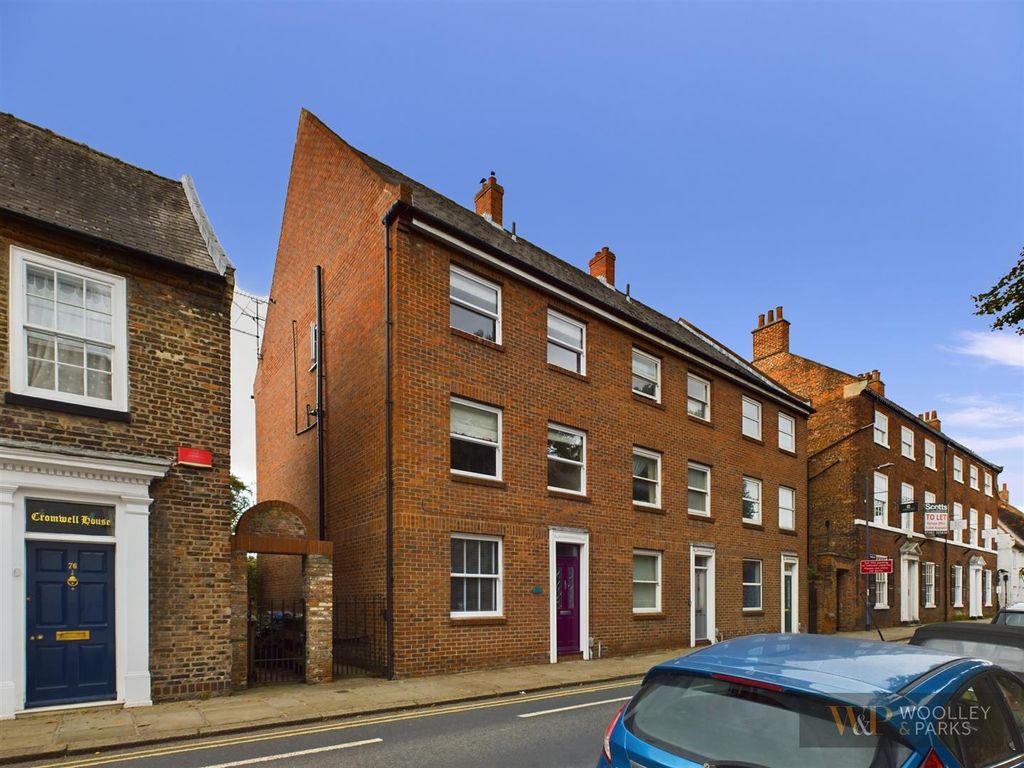 4 bed town house for sale in Lairgate, Beverley HU17, £375,000 Zoopla