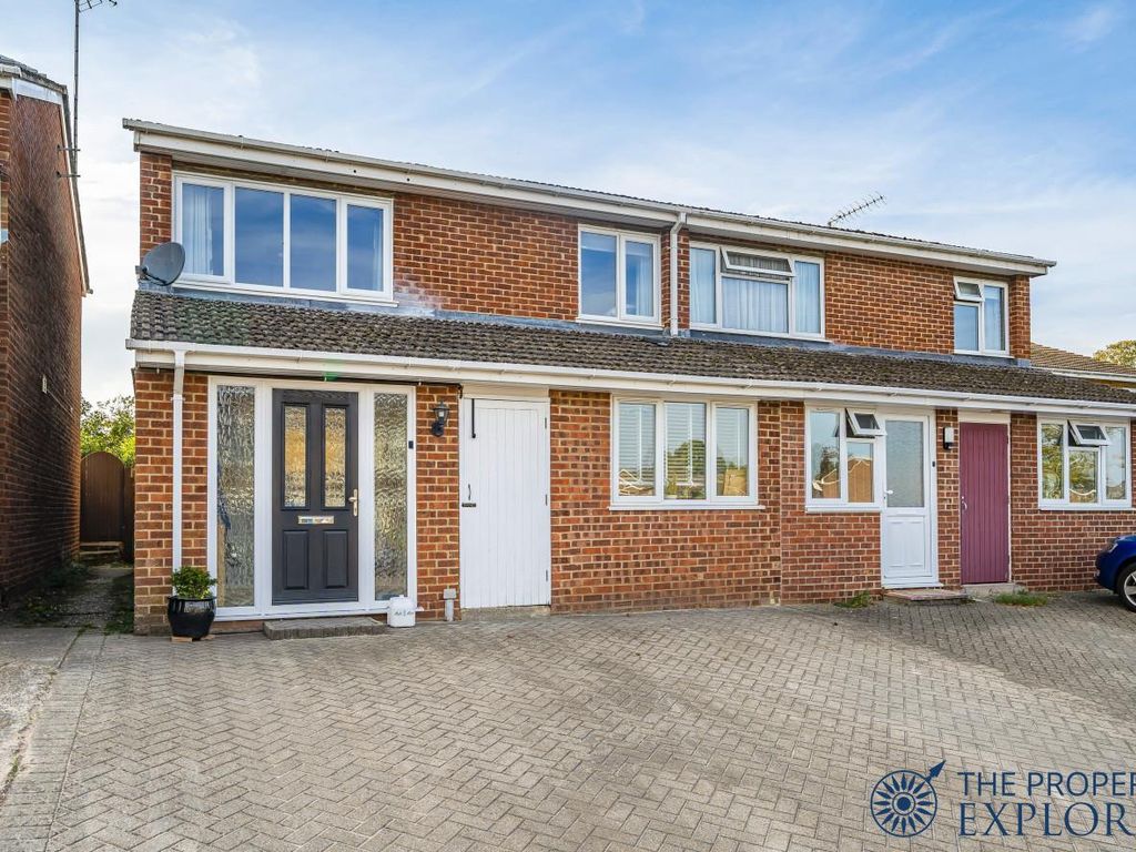 4 bed semidetached house for sale in Derwent Road, Basingstoke RG22, £