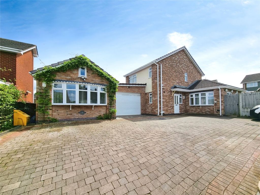 3 bed detached house for sale in Clayton Lane, Clayton, Newcastle