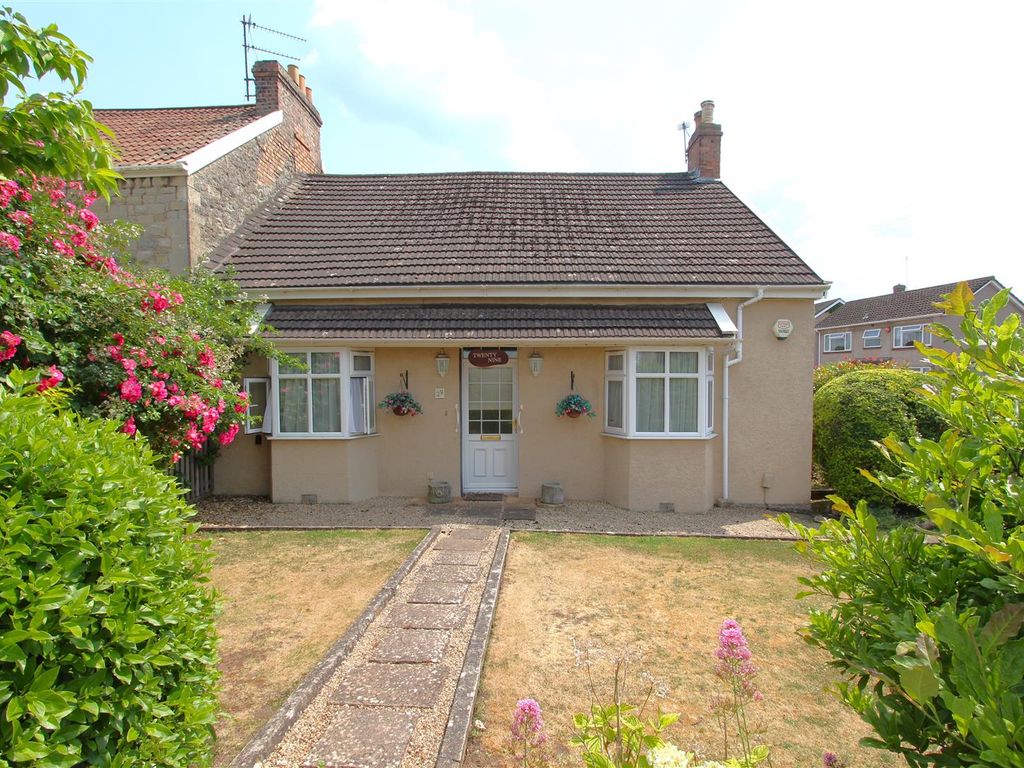 2 bed semidetached bungalow for sale in Albert Road, Keynsham, Bristol