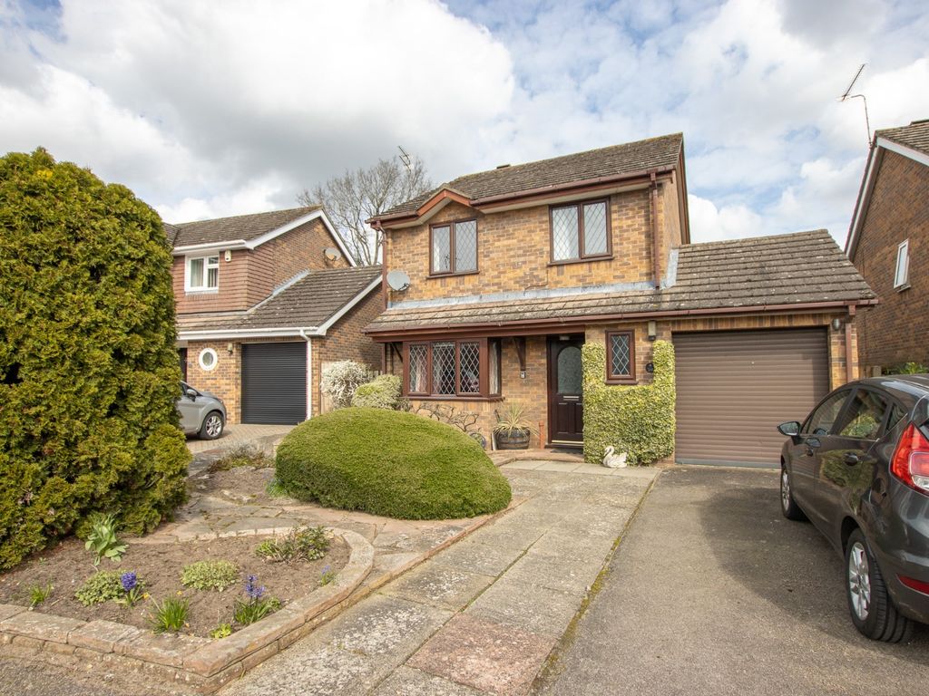 4 bed detached house for sale in Haverscroft Close, Taverham, Norwich