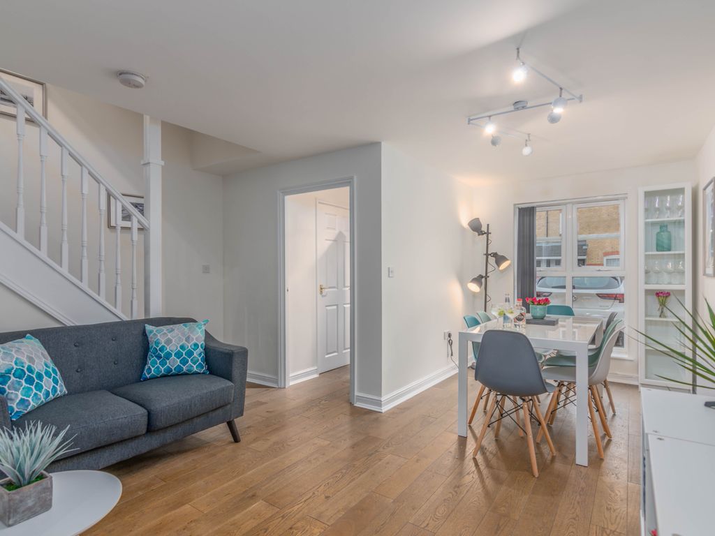 Crown Walk, Hemel Hempstead HP3  