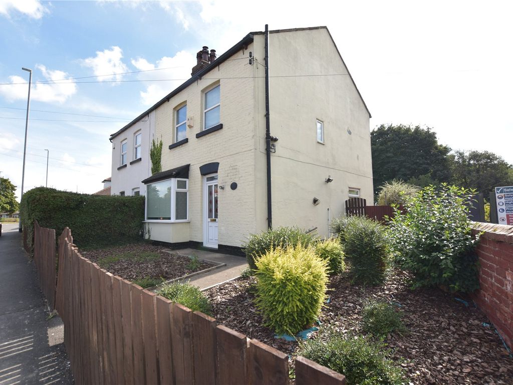 3 bed semidetached house for sale in Selby Road, Halton, Leeds LS15