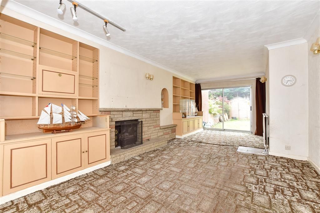 3 bed semidetached house for sale in Beverley Gardens, Hornchurch