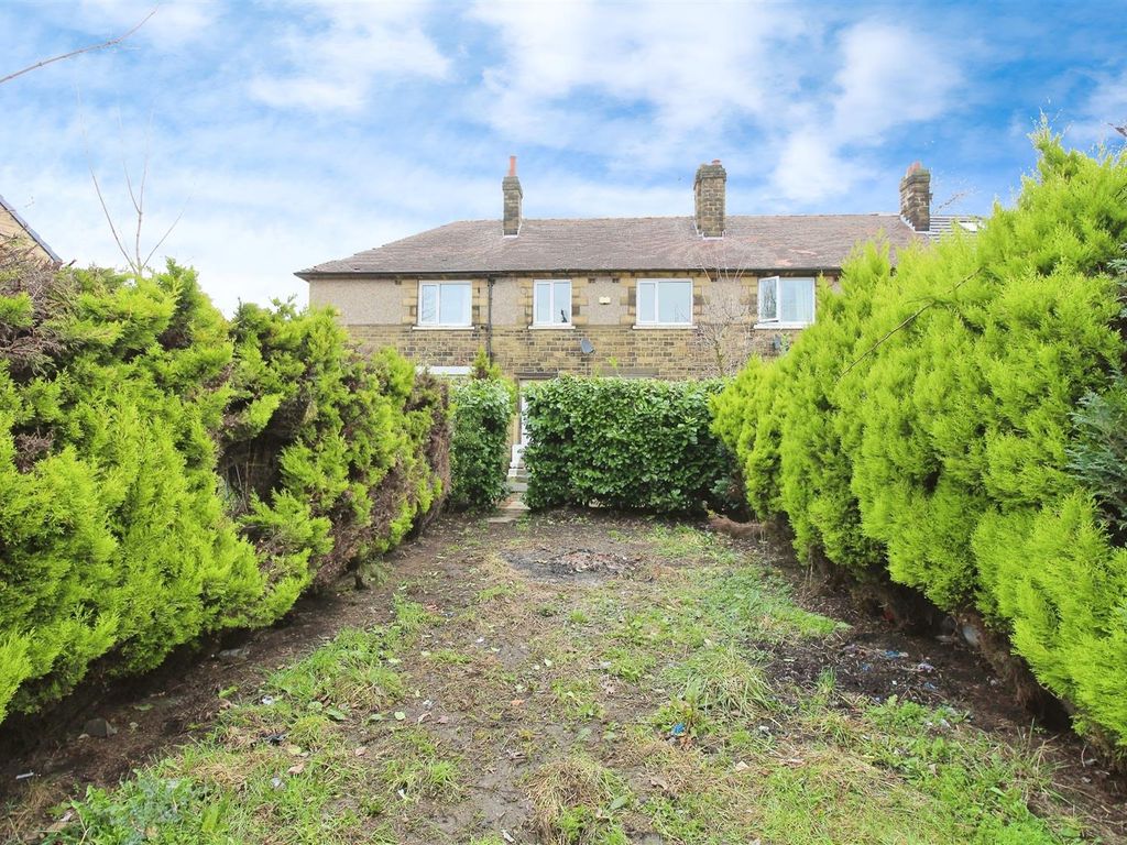 3 bed terraced house for sale in Southfield Lane, Bradford BD5, £