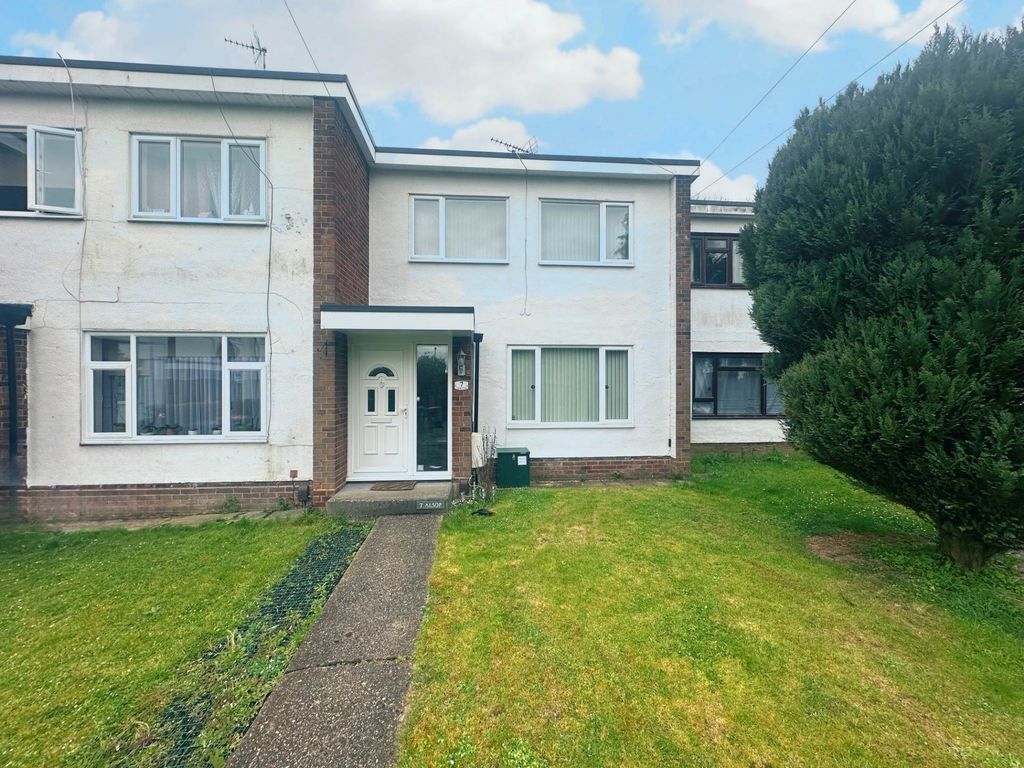 3 bed terraced house for sale in Alsop Close, Dunstable LU5, £300,000