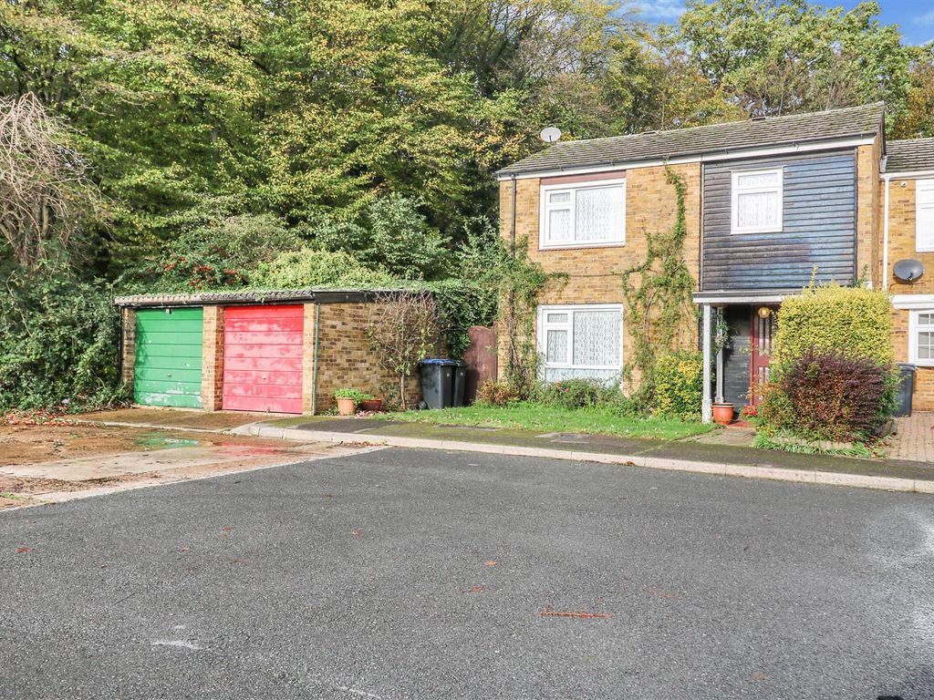 3 bed end terrace house for sale in The Maples, Harlow CM19 Zoopla
