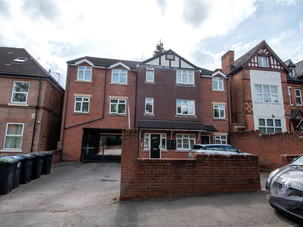3 bed flat for sale in Mayfield Road, Moseley, Birmingham B13, £220,000